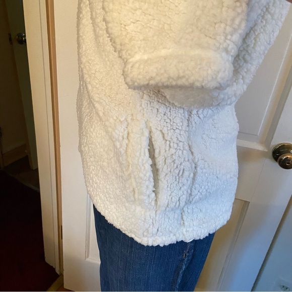 Boxer Craft knit jacket is soft as a cloud but looks like a lamb. - Picture 6 of 6